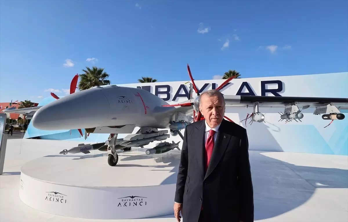 Cumhurbaşkanı Erdoğan, SAHA EXPO Uluslararası Savunma, Havacılık ve Uzay Sanayii Fuarı’nı gezdi