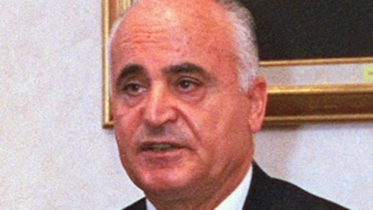 Eski İçişleri ve Milli Savunma Bakanı Sabahattin Çakmakoğlu hayatını kaybetti