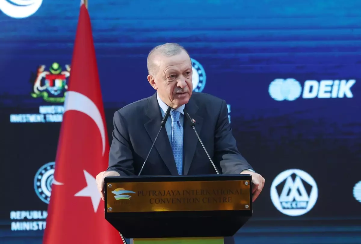Cumhurbaşkanı Erdoğan: Türkiye’yi küresel bir güç merkezi yapana kadar durmadan çalışacağız