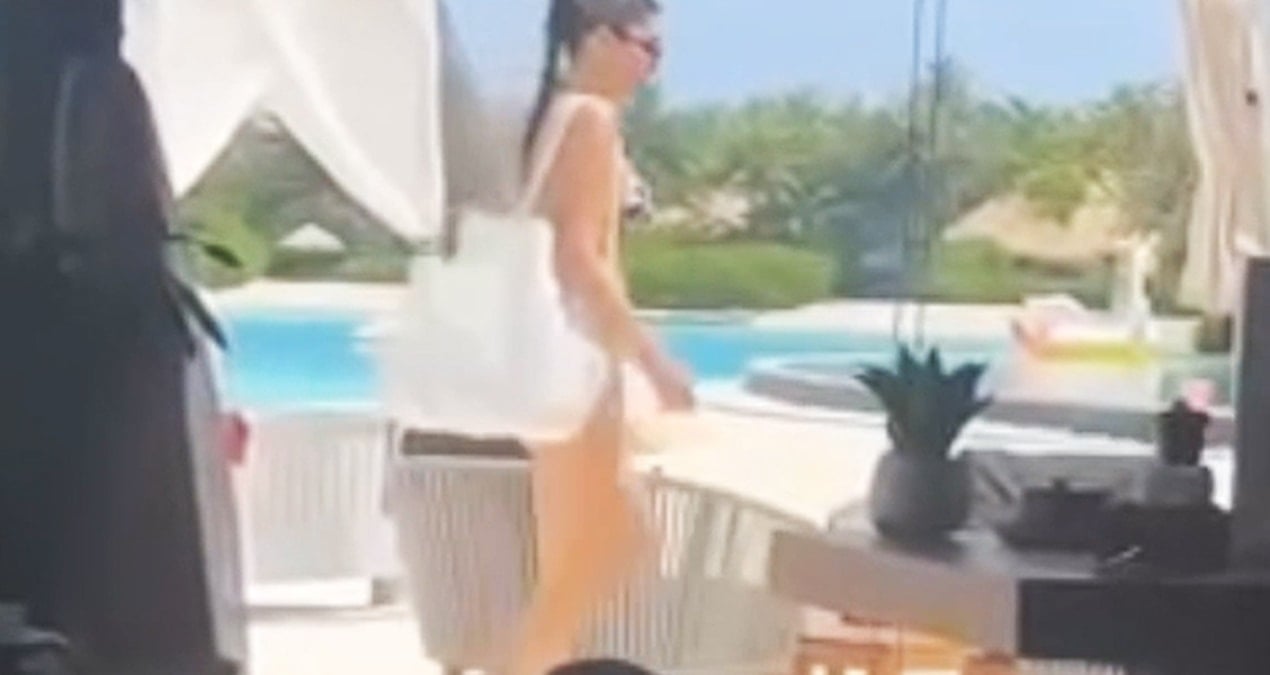 Hande Erçel ve Hakan Sabancı Maldivler’de