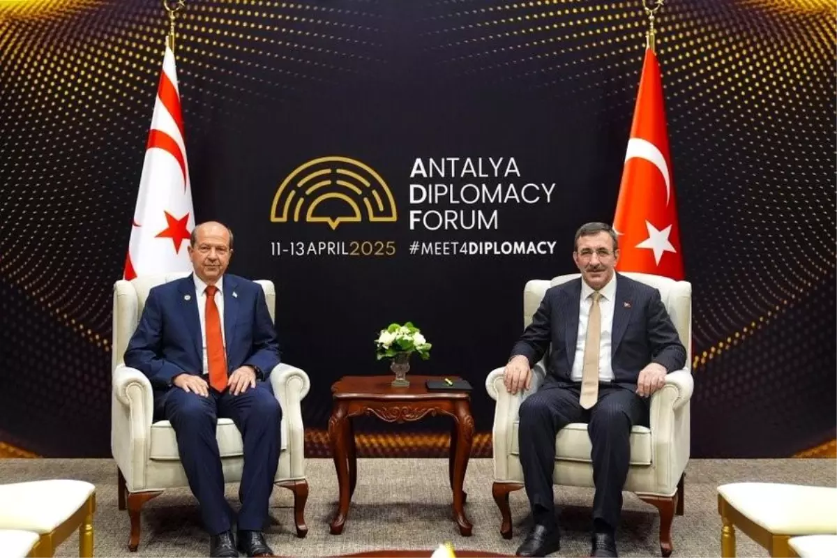 Yılmaz ve Tatar KKTC’nin Statüsü Üzerine Görüştü